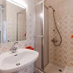 A 20m De La Avec Balcon Et Parking A Narbonne-plage - Fr-1-409-140 *