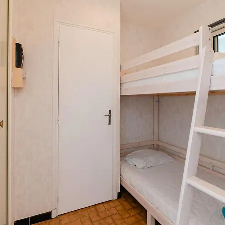 A 20m De La Avec Balcon Et Parking A Narbonne-plage - Fr-1-409-140 *