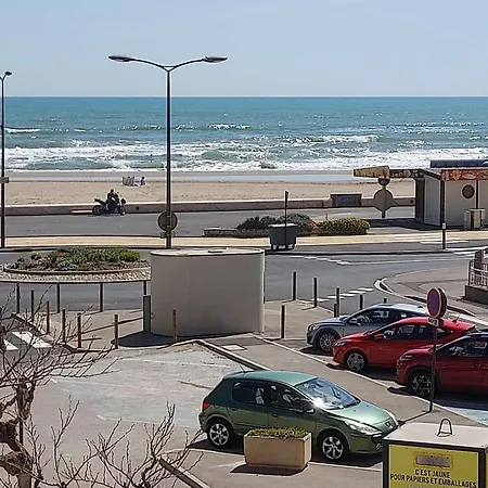 A 20m De La Avec Balcon Et Parking A Narbonne-plage - Fr-1-409-140 *