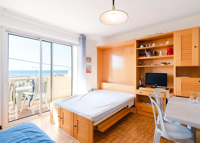 A 20m De La Avec Balcon Et Parking A Narbonne-plage - Fr-1-409-140